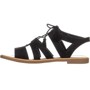 Accepting Offers!Dr. Schools black lace up sandals